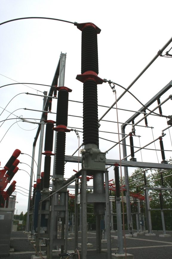 138 kV SF6 dead-tank circuit breaker outdoor